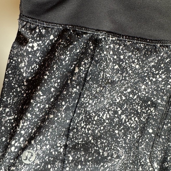 Lululemon Fast and Light Short - Size 6 - Picture 4 of 7
